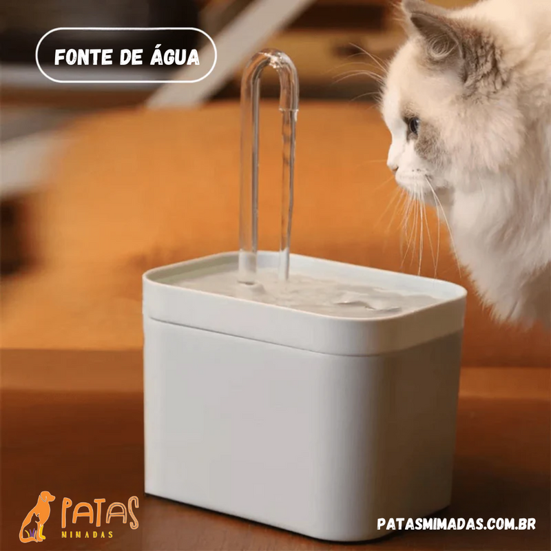 Fonte de água para gatos